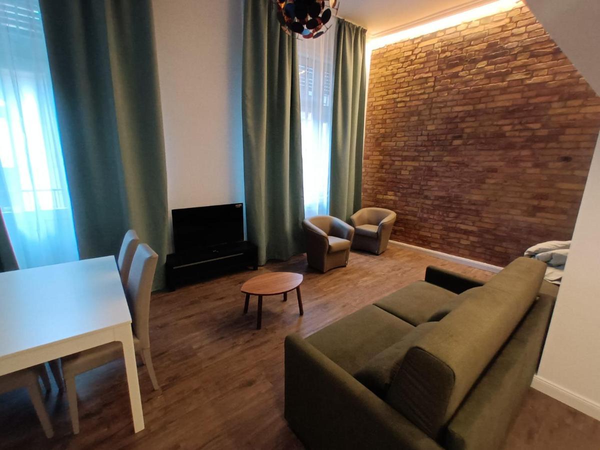Duna River Shining Apartments บูดาเปสต์ ภายนอก รูปภาพ